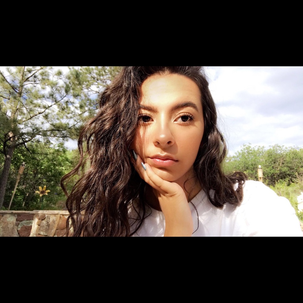 Meet your Posher, Isabele